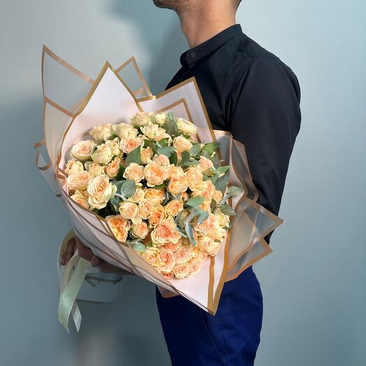 Bouquet of cream bush roses