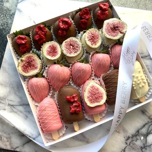 Клубника и бананы в шоколаде «Романтика»