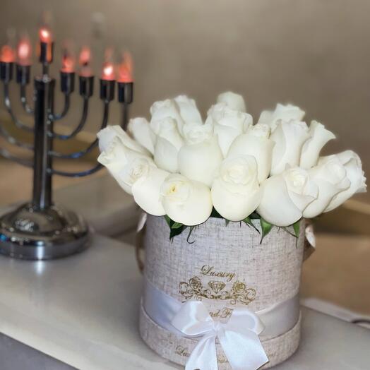 25 white fresh cut roses