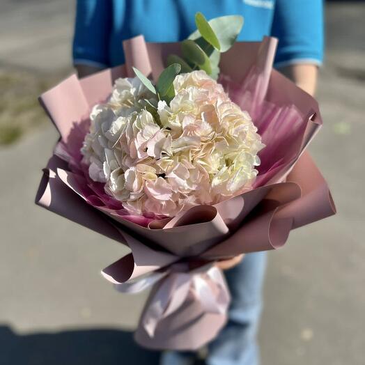 Bouquet with hydrangea