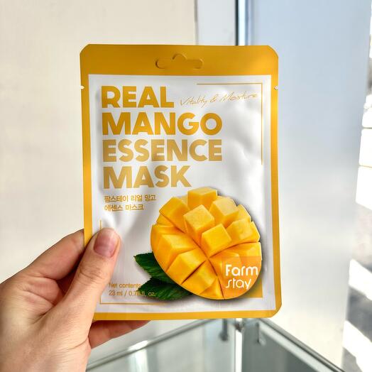 Тканевая маска для лица с манго Farm Stay real mango essence mask
