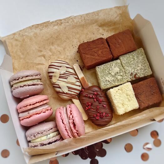 Набор сладостей макаронс, птичка, эскимо