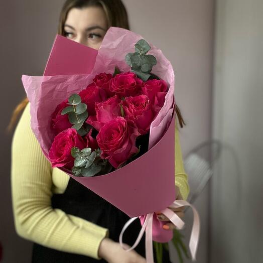 Кулечек кенийской розы с эвкалиптом в розовом
