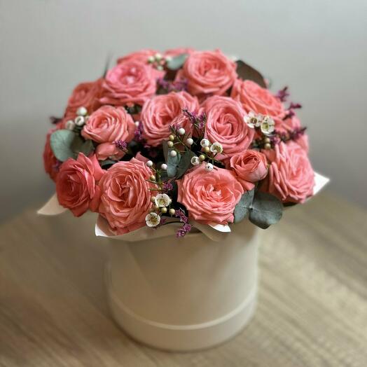 Bouquet "Cowberry" of 7 bush roses and eucalyptus
