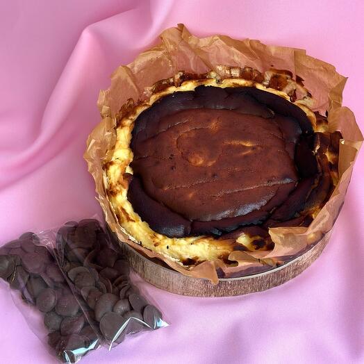 Чизкейк Сан-Себастьян с шоколадом