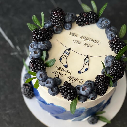 Торт 1,5кг Пара носочков с ежевикой и голубикой