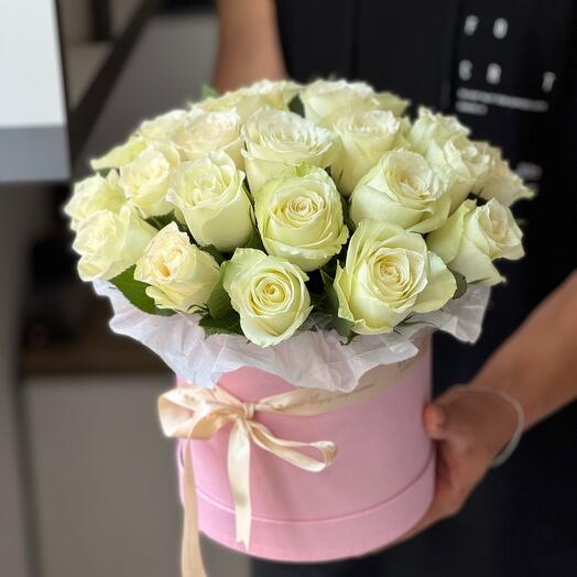 25 white roses