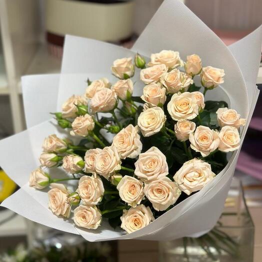 Букет из 15 кустовых роз