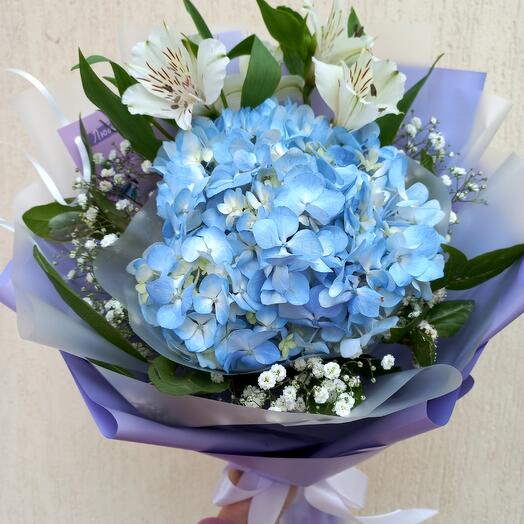 Bouquet of blue hydrangea and alstroemeria