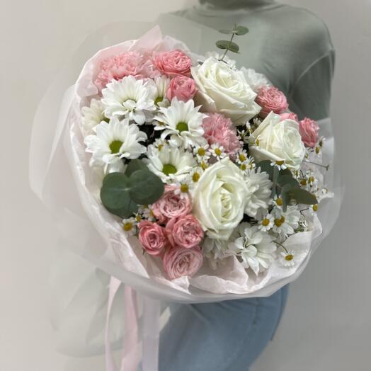 Элегантный Бело-розовый букет с ромашками (50258)