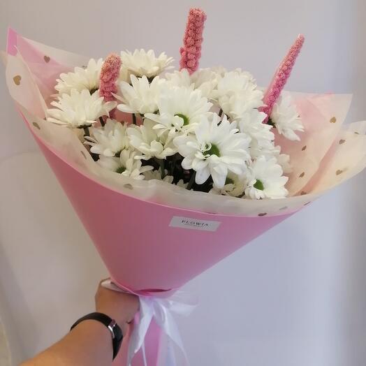 Букет с хризантемой