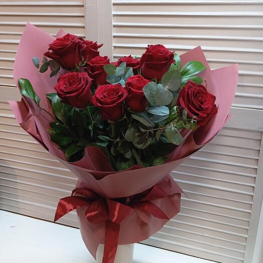 Bouquet of 9 red roses