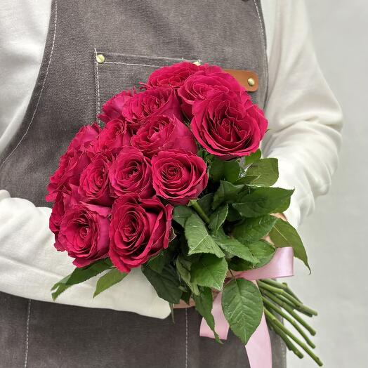 Bouquet of 15 crimson roses with ribbon, height 40 cm