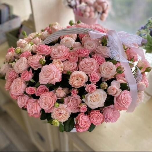 Корзина из кустовых роз с бантиком🌸