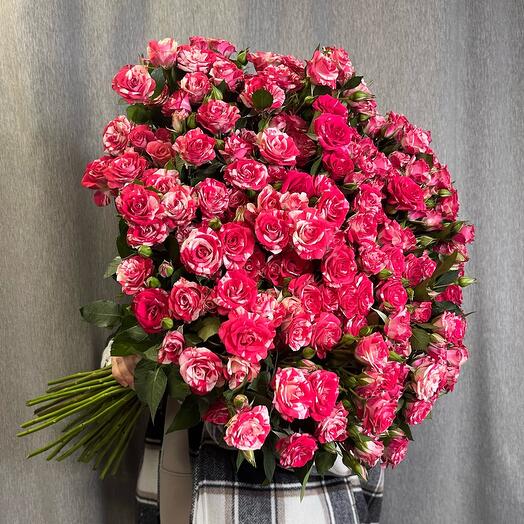 Bouquet of 25 bush roses