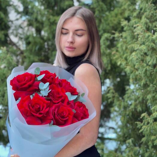 Страстный букет  из 7 красных роз