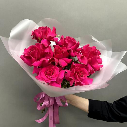 Mono bouquet of 7 twisted pink roses (art. MBVRR-7)