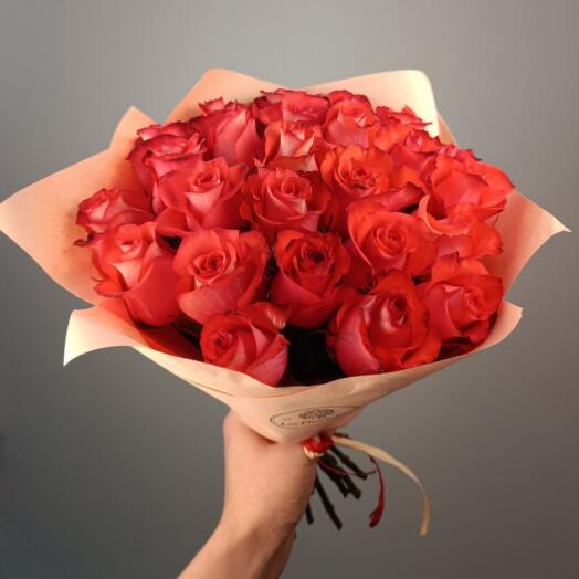25 Red Ecuadorian Roses in Craft