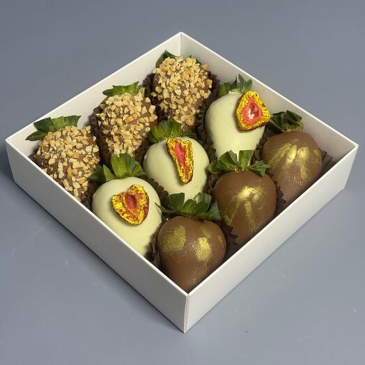 Клубника в шоколаде (9-12 ягод)