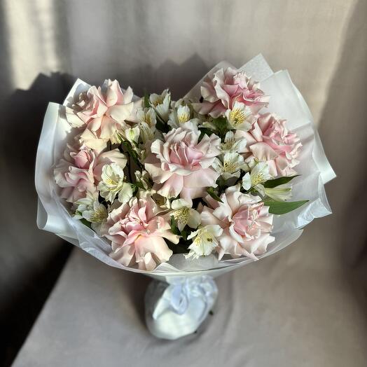 Нежный букет, французские розы и альстромерии 🌸