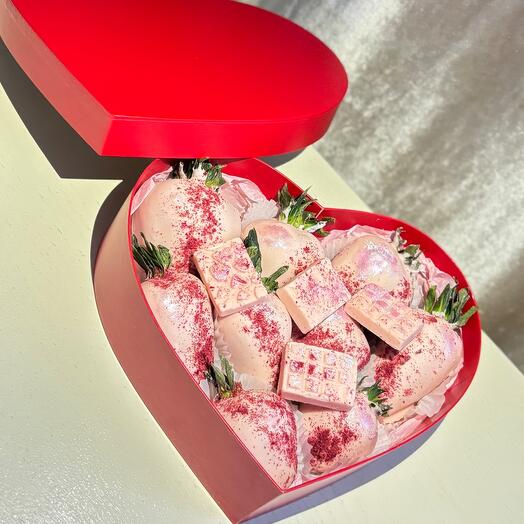 Клубника в шоколаде подарок лучше цветов 😍
