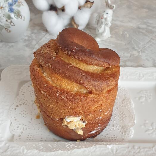 Краффин с карамелью и арахисовой нугой