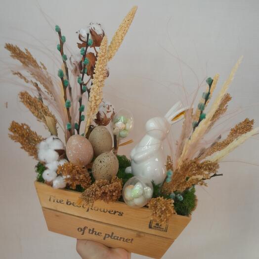 Composición de Pascua con flores secas
