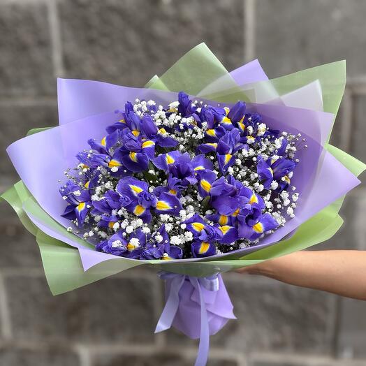 💜 Букет с ирисами, гипсофилой