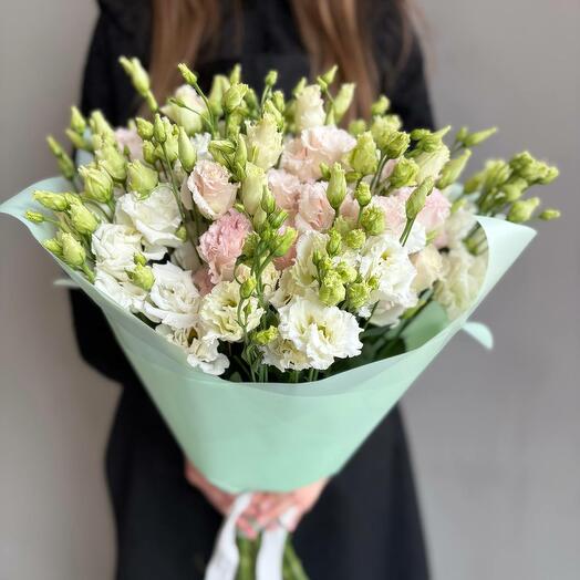 Bouquet 051 (букет из розовой и белой эустомы)