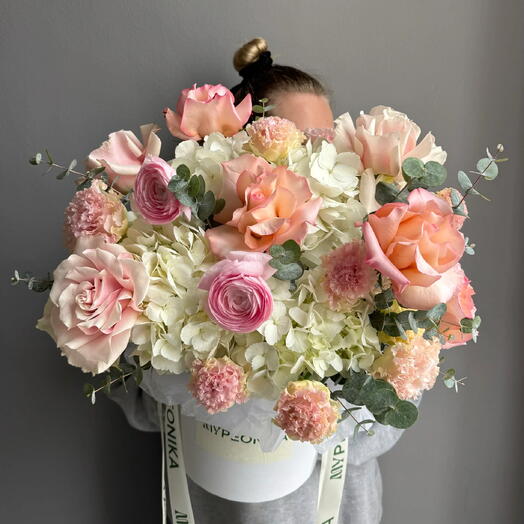 КВІТКОВА КОРОБКА "ХМАРА ПЕЛЮСТОК"