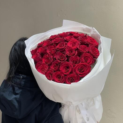 25 красных роз