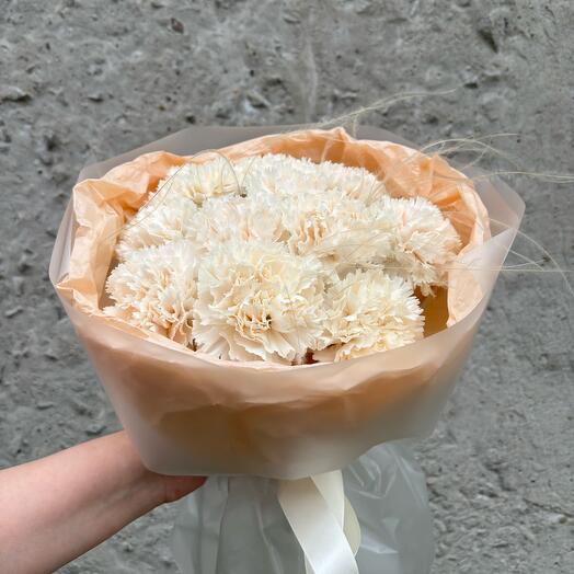 Монобукет из 11 персиковых диантусов "Нежность"