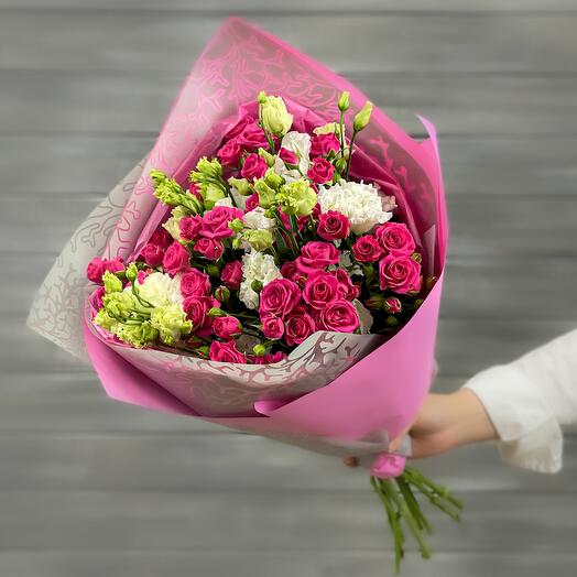 Лизиантусы и кустовые розы