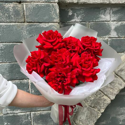 Букет из 7 ажурных роз