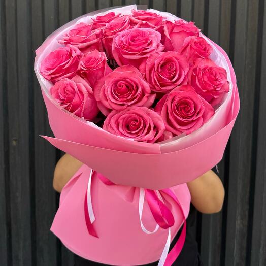 Букет из 15 ароматных малиновых роз