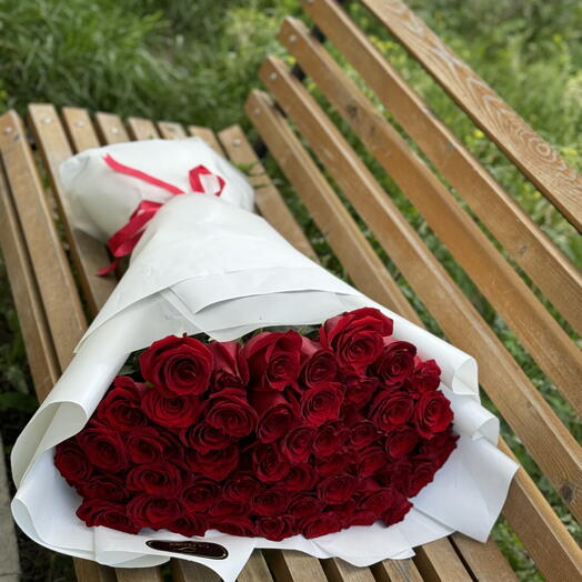 75 red roses