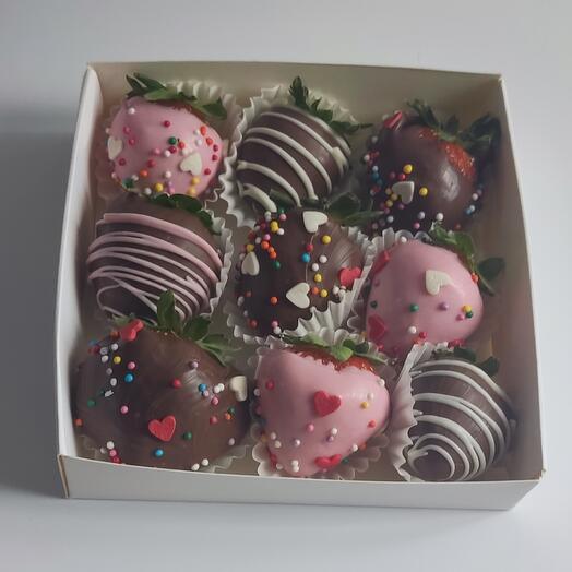 Мини коробка клубника в шоколаде 6