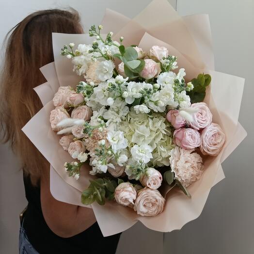 Нежный аромат гортензия маттиола роза пионовидная кустовая диантус