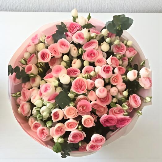 Букет Монро из роз Джелато и эвкалипта – 15 кустовых роз, 3 ветки эвкалипта