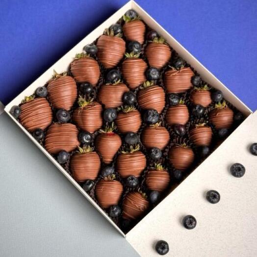 Клубника в шоколаде «Sweet Harmony Box»