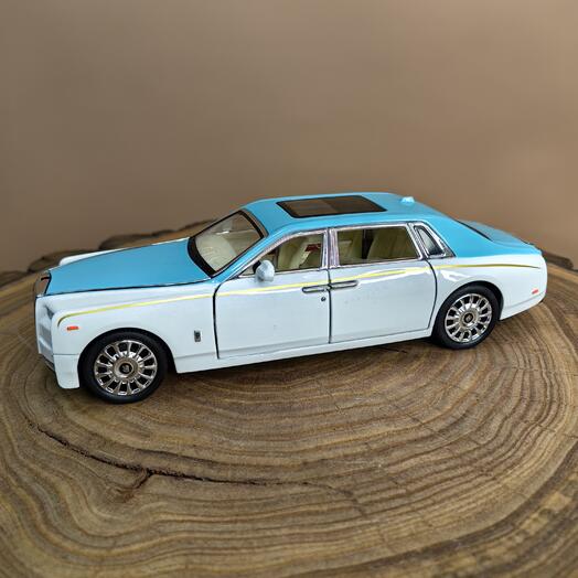Rolls-Royce бело-голубой