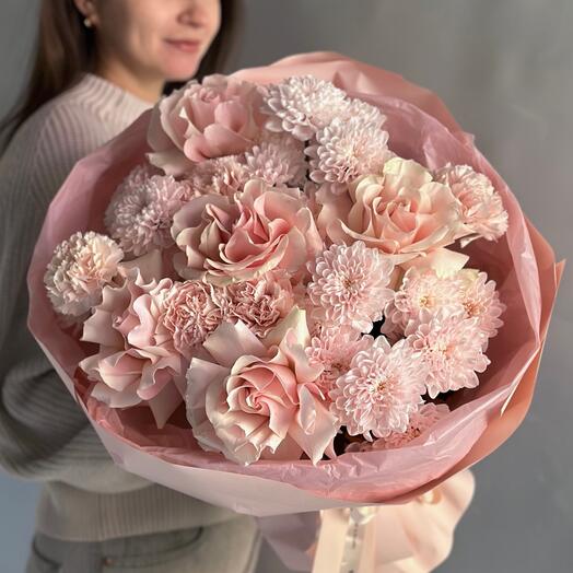 LACE: a lush, designer bouquet with French roses