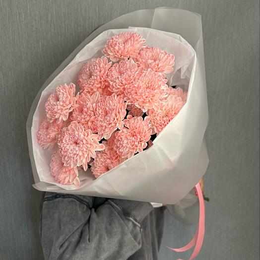 Букет из 3 нежно-персиковых кустовых хризантем