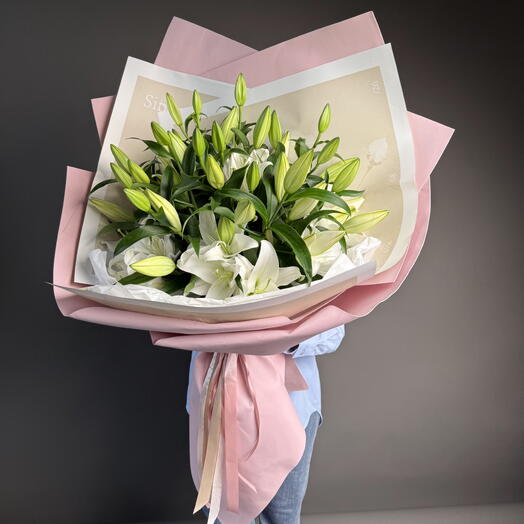 Белые лилии  в оформлении