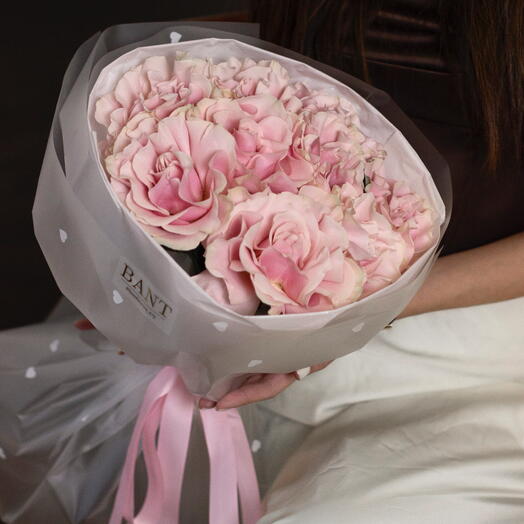 9 ажурных роз розовых