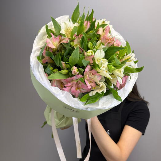 Букет нежная альстромерия