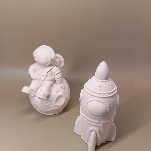 Decorative figures "Astronaut   Rocket"