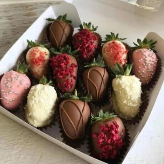 Strawberries in chocolate1