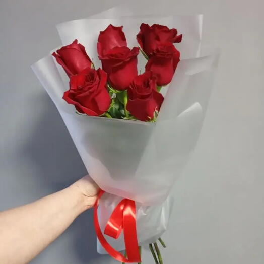 Букет роз в матовой упаковке