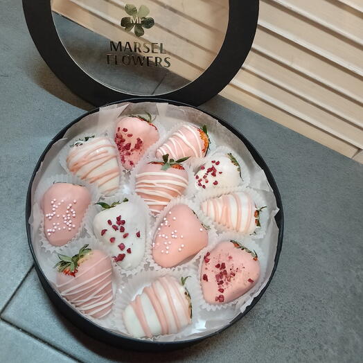 Коробочка с клубникой в шоколаде